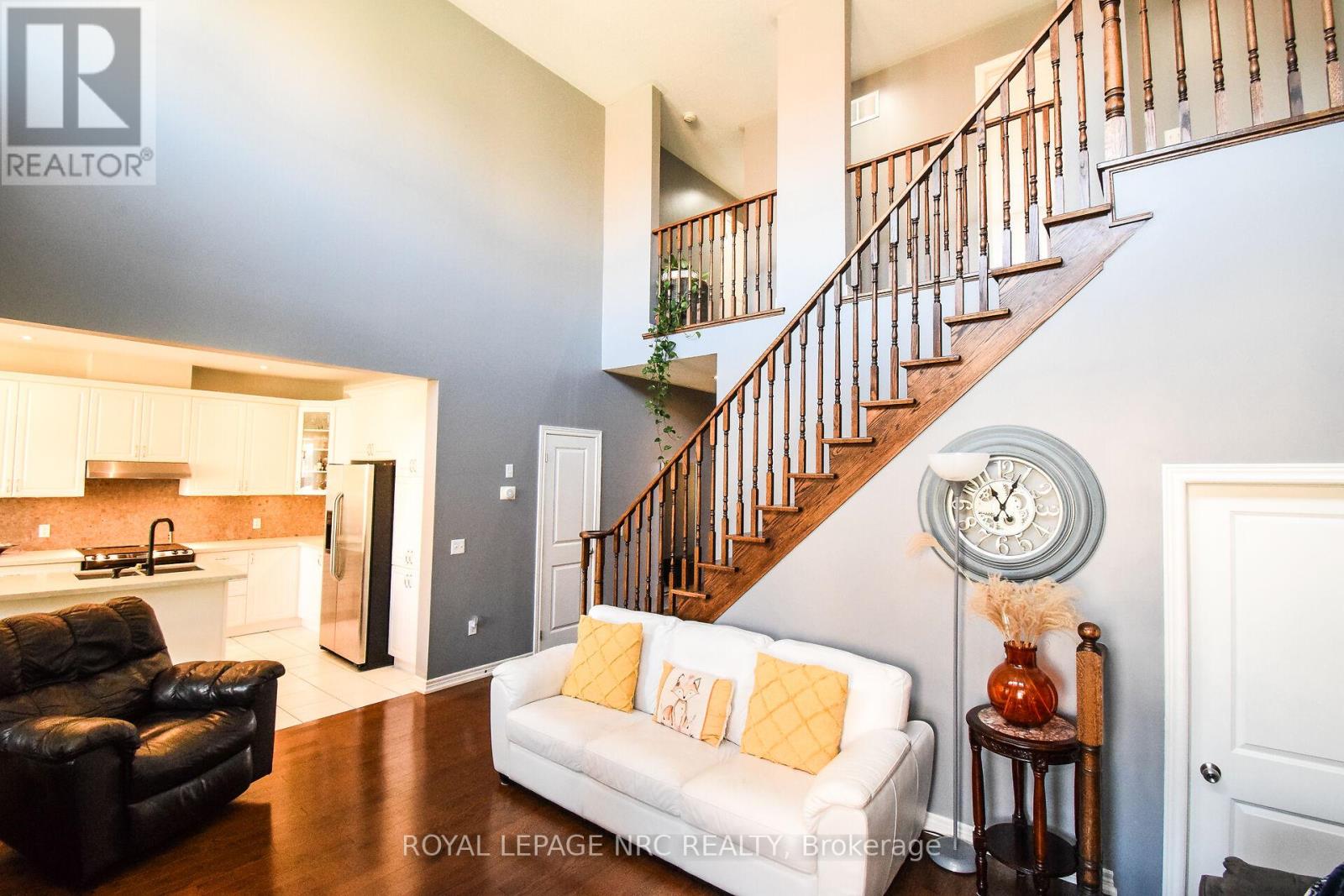 4343 CHEMONDA STREET - 11