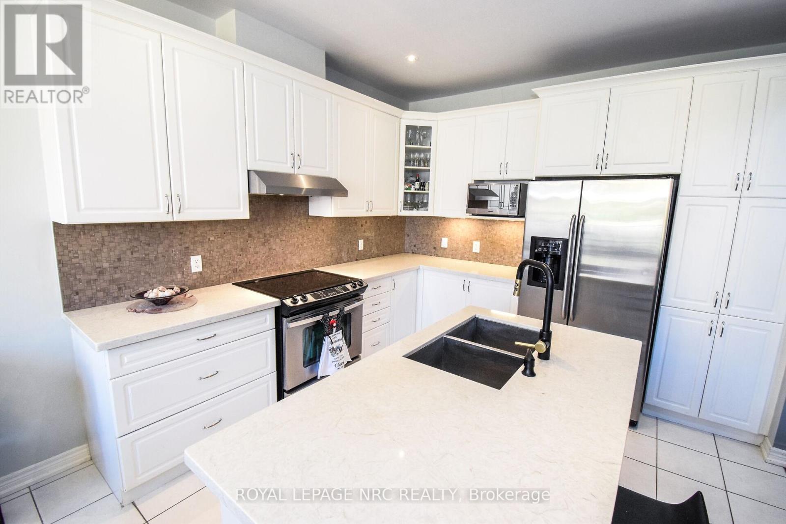 4343 CHEMONDA STREET - 17