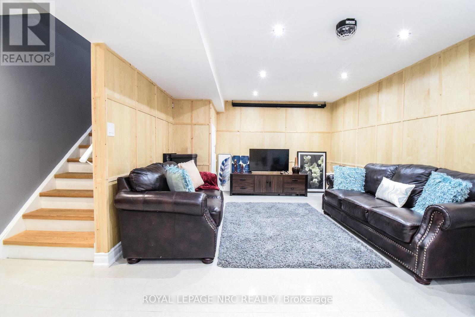 4343 CHEMONDA STREET - 33