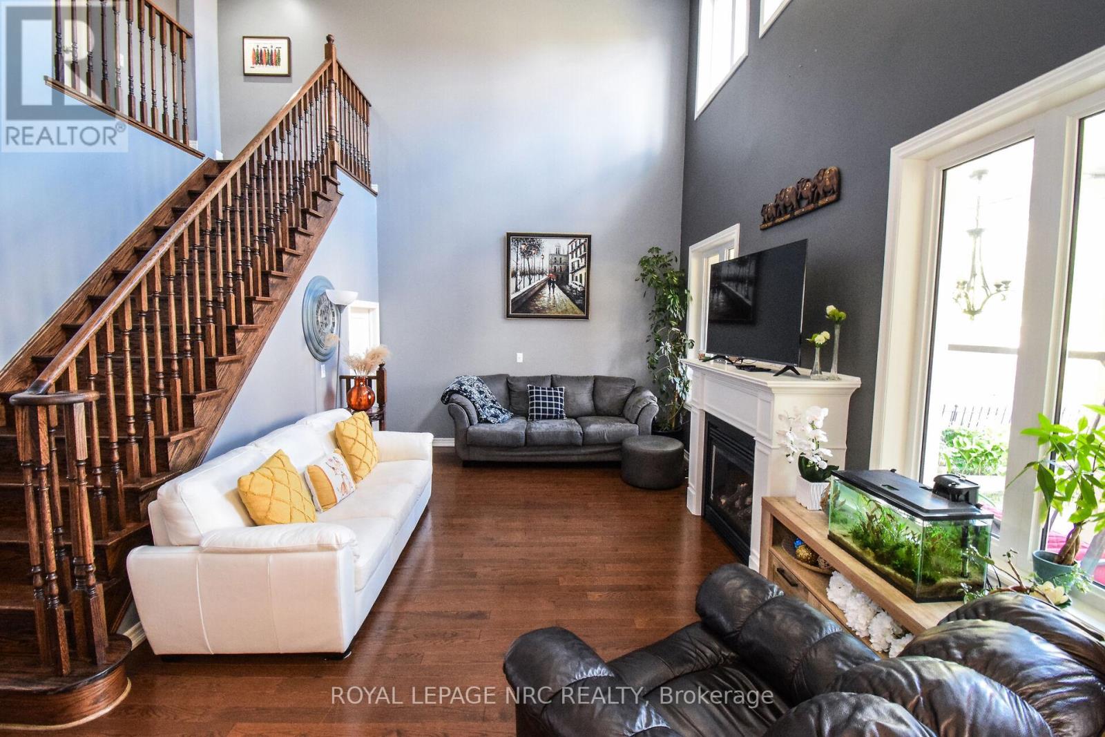 4343 CHEMONDA STREET - 9