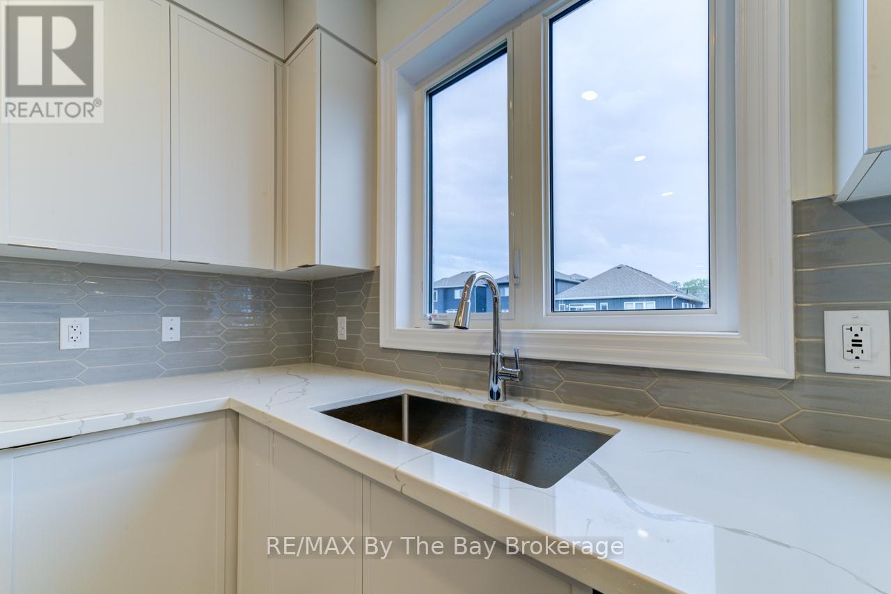 186 MAPLESIDE DRIVE - 10