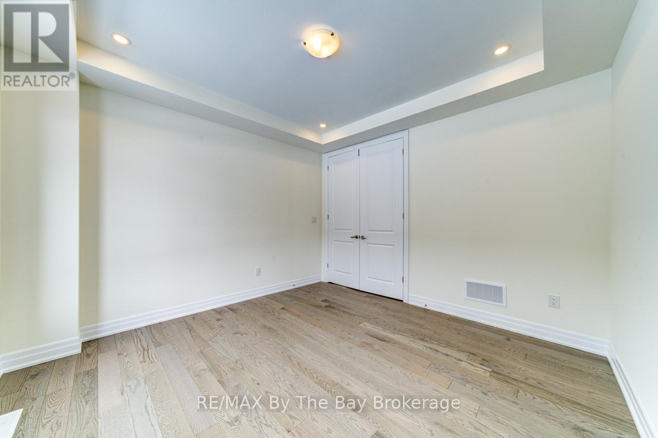182 MAPLESIDE DRIVE - 4
