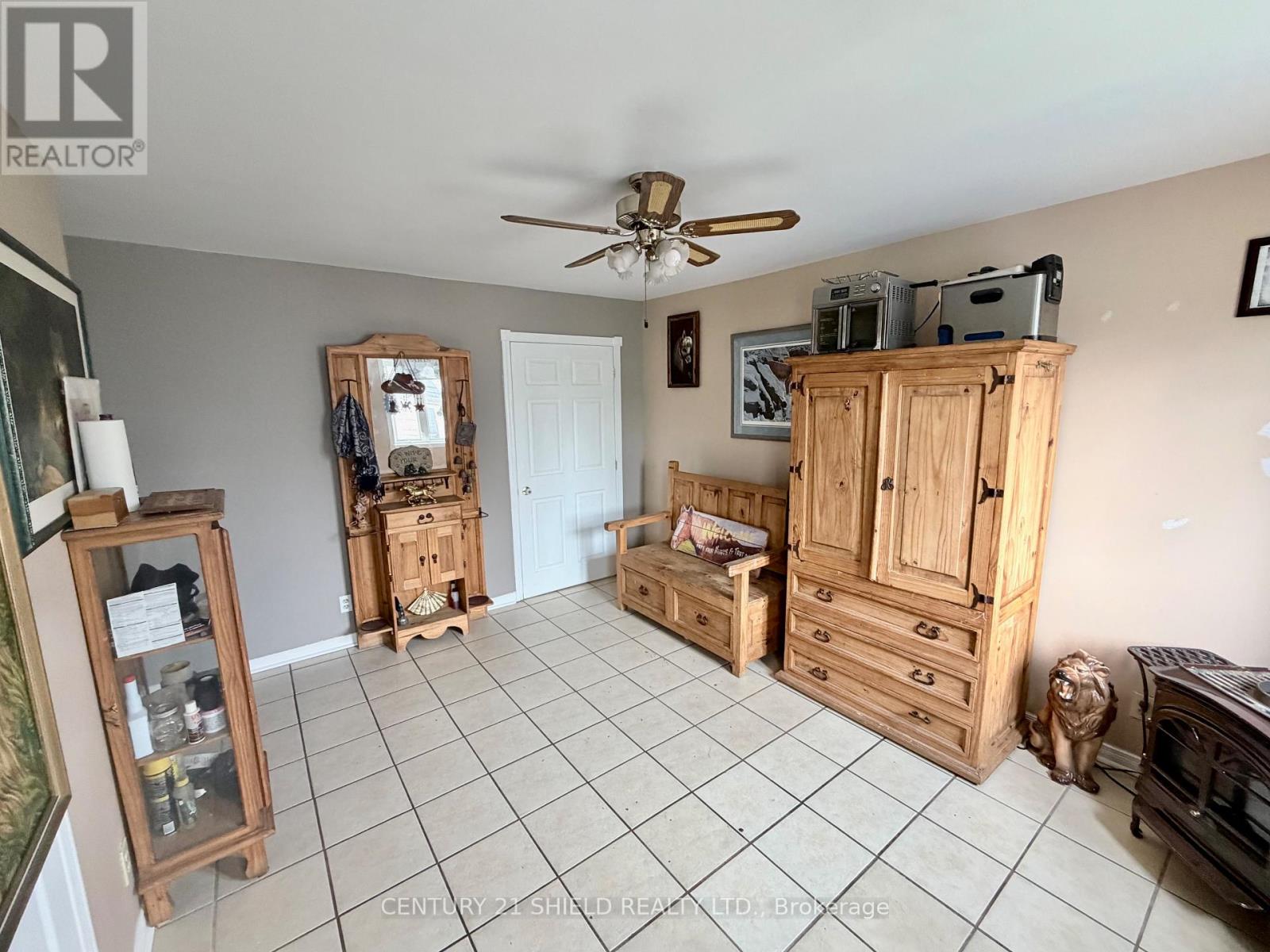 17637 ISLAND RD ROAD E - 21