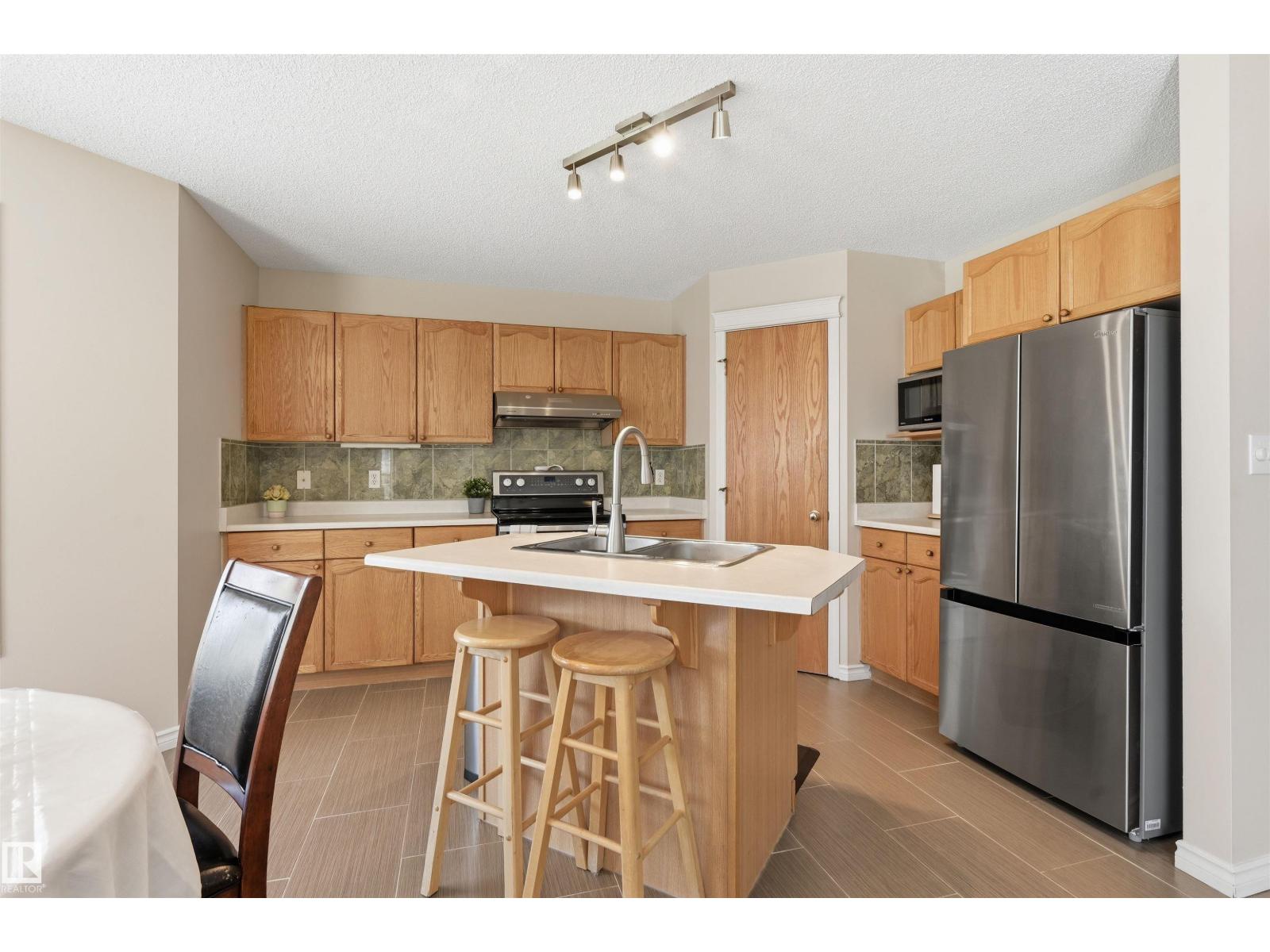 4831 147 AV NW - 12