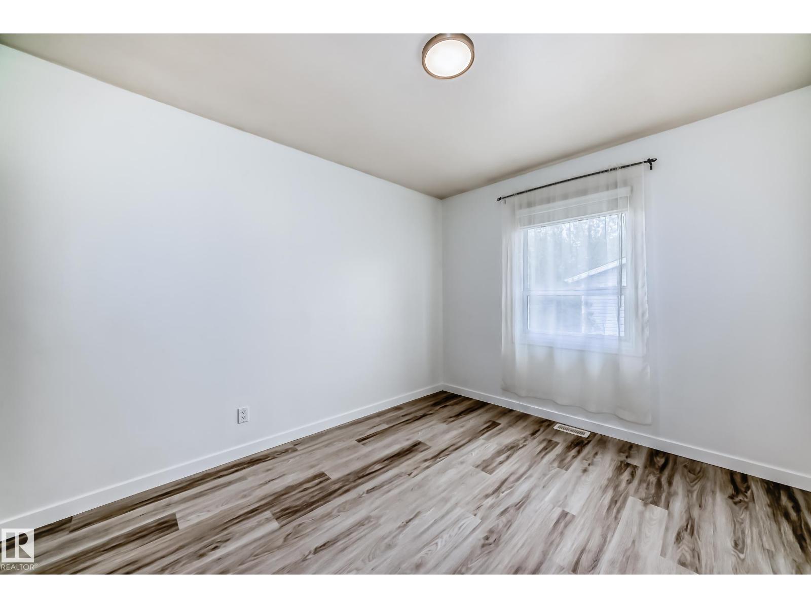 12030 48 ST NW - 16
