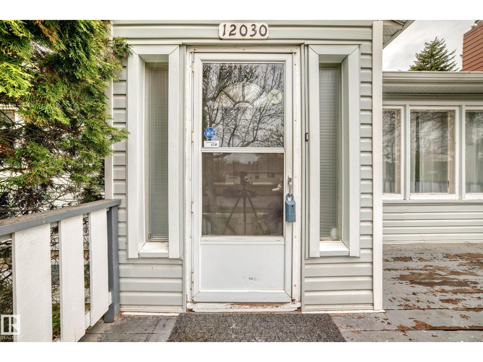 12030 48 ST NW - Image 2