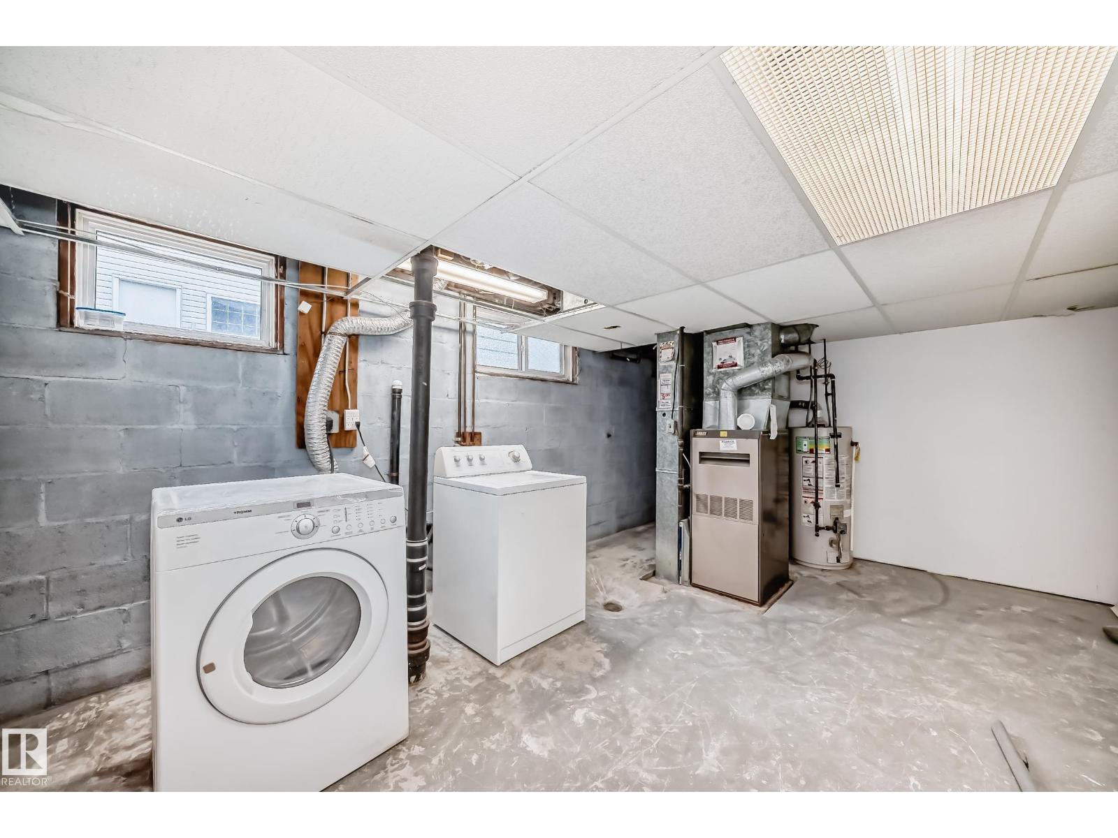 12030 48 ST NW - 29