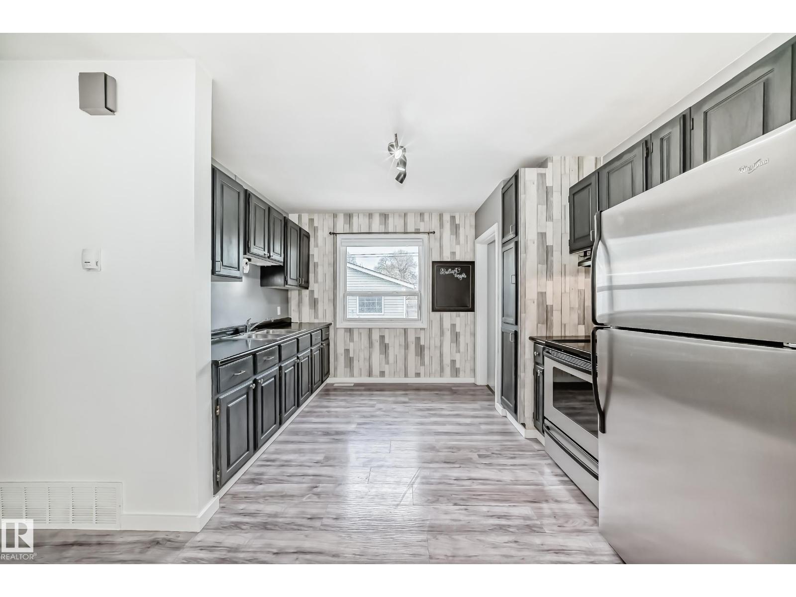 12030 48 ST NW - Image 3