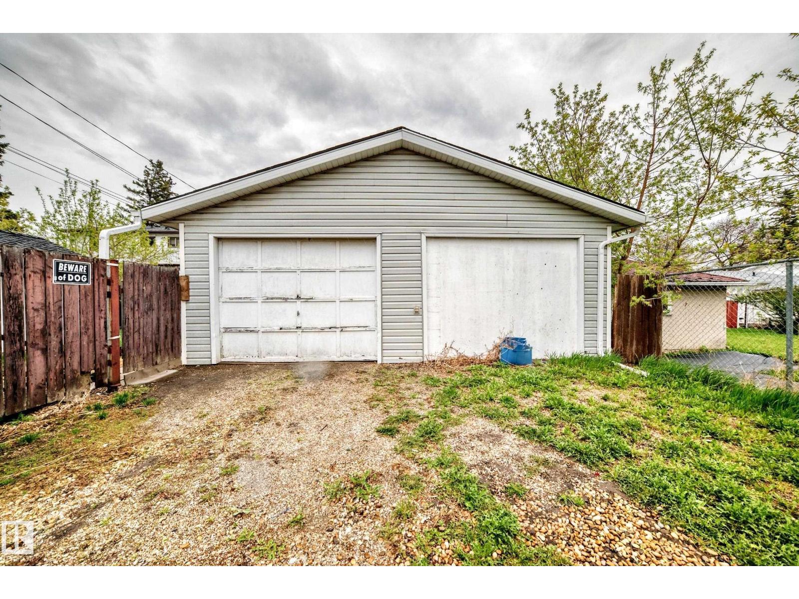 12030 48 ST NW - 41