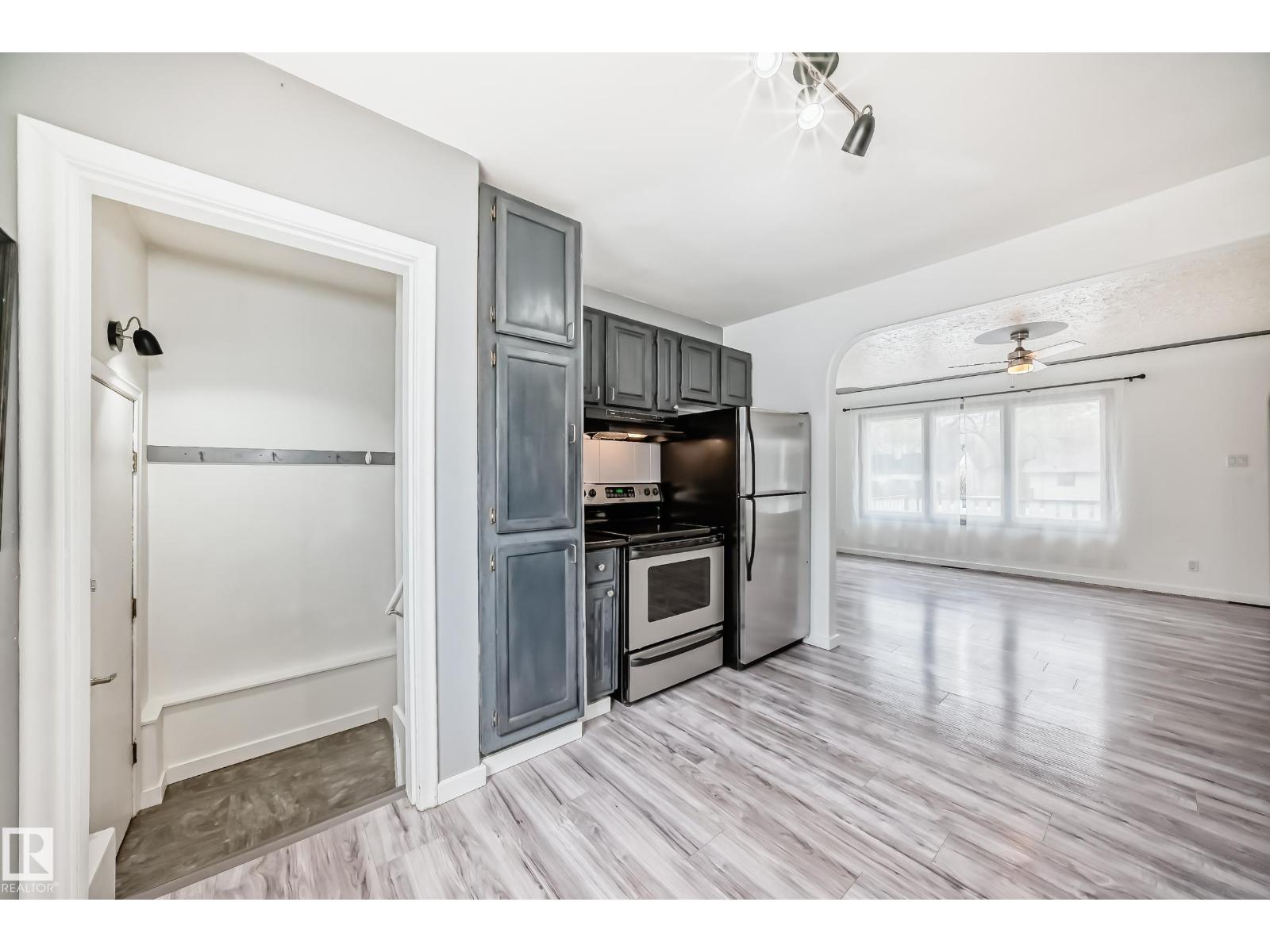 12030 48 ST NW - 6