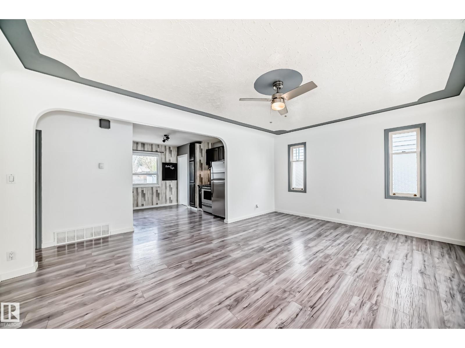 12030 48 ST NW - 8