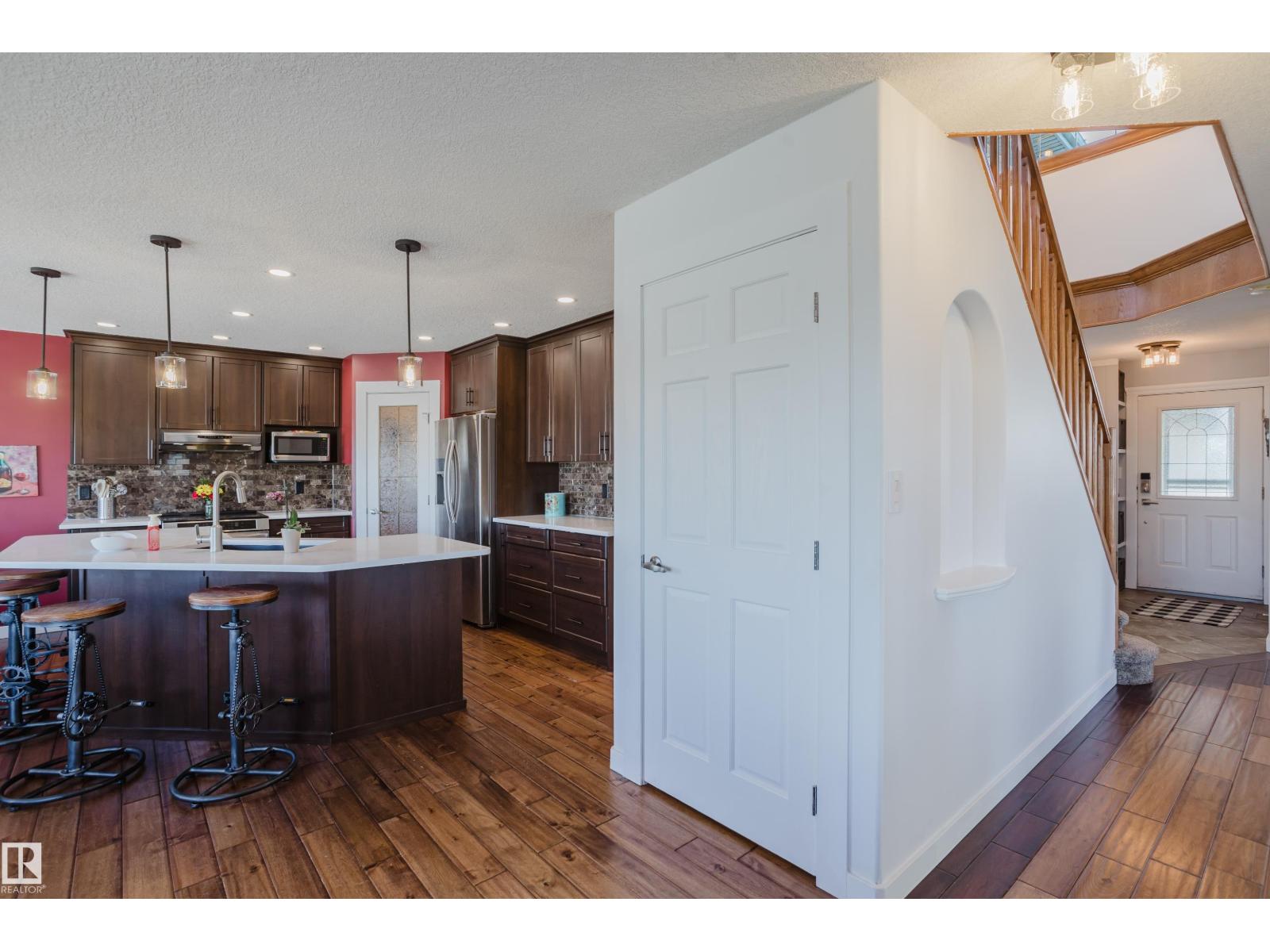 16620 81 ST NW - 4