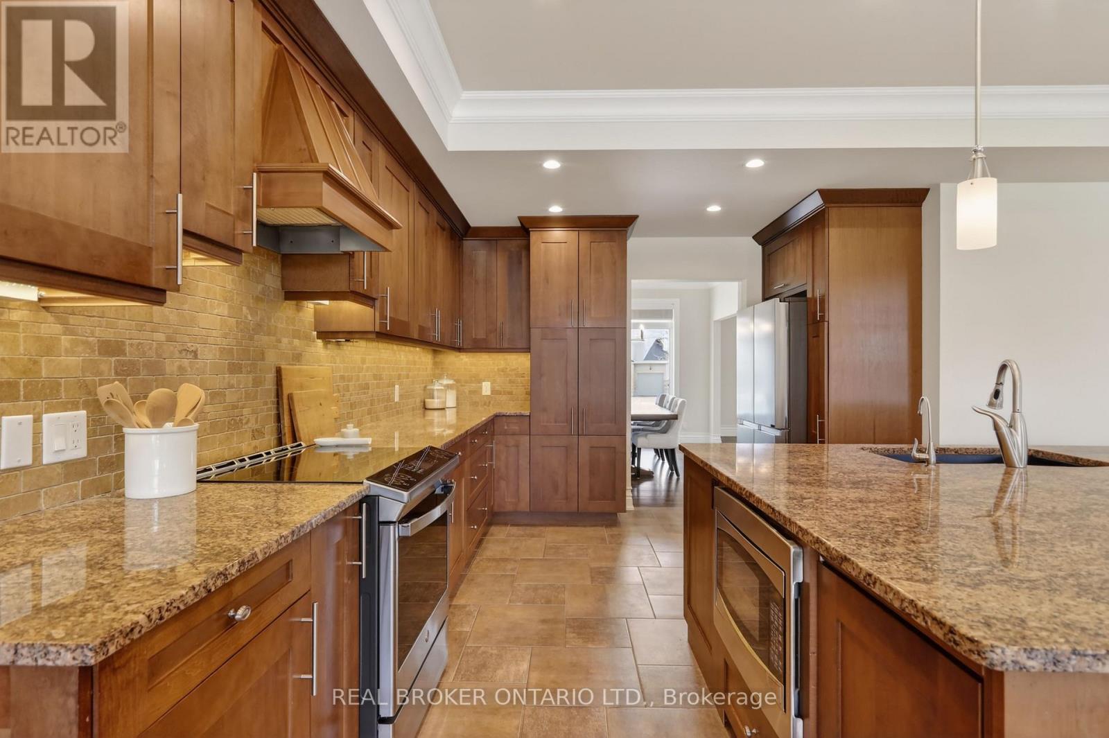 465 LOCKMASTER CRESCENT - 10