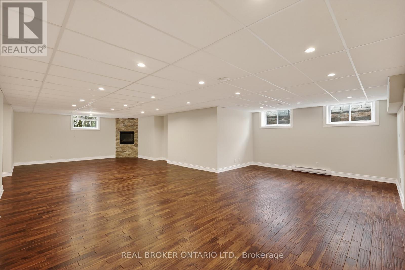 465 LOCKMASTER CRESCENT - 44