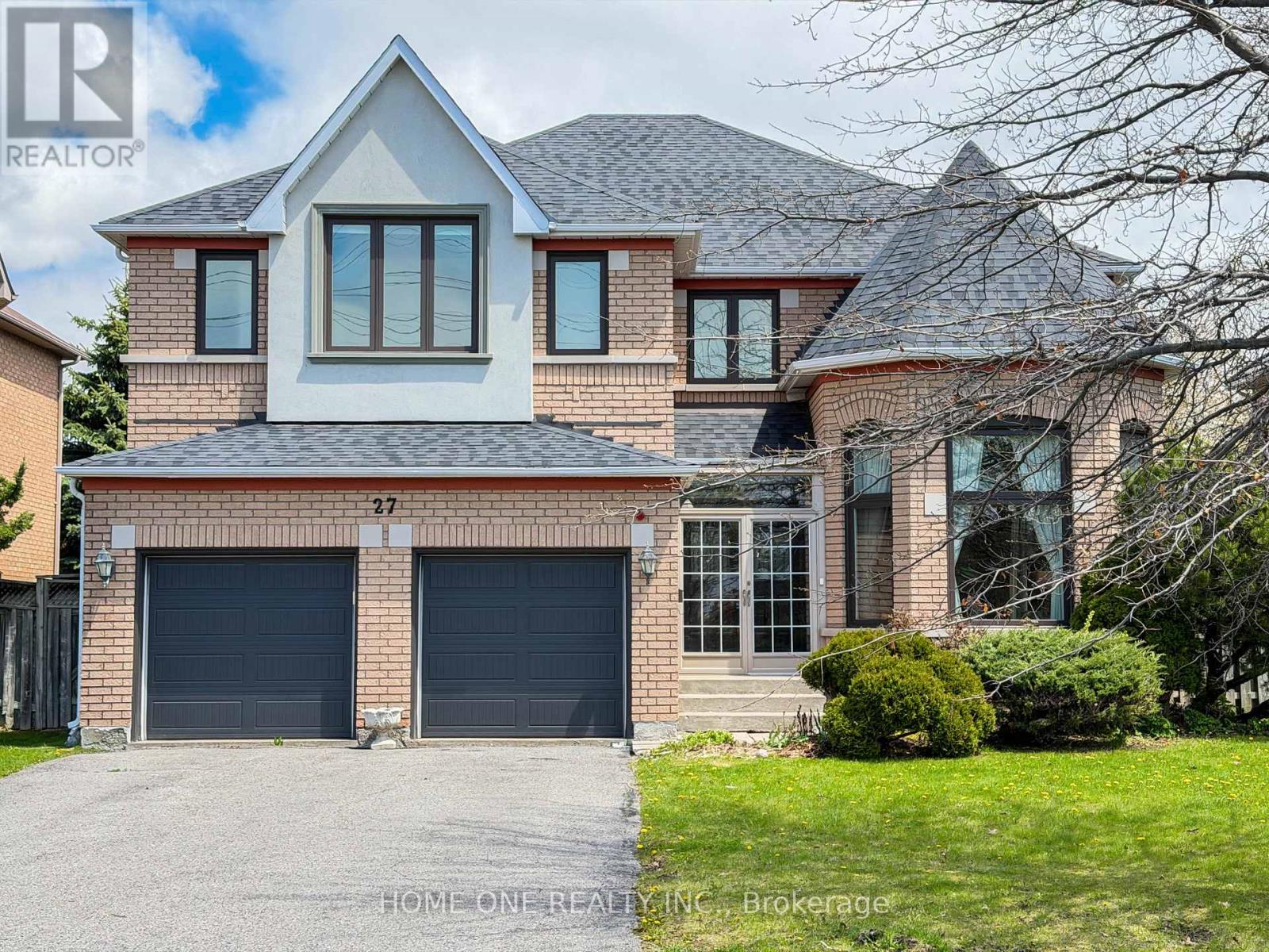 27 MOSES CRESCENT - 2