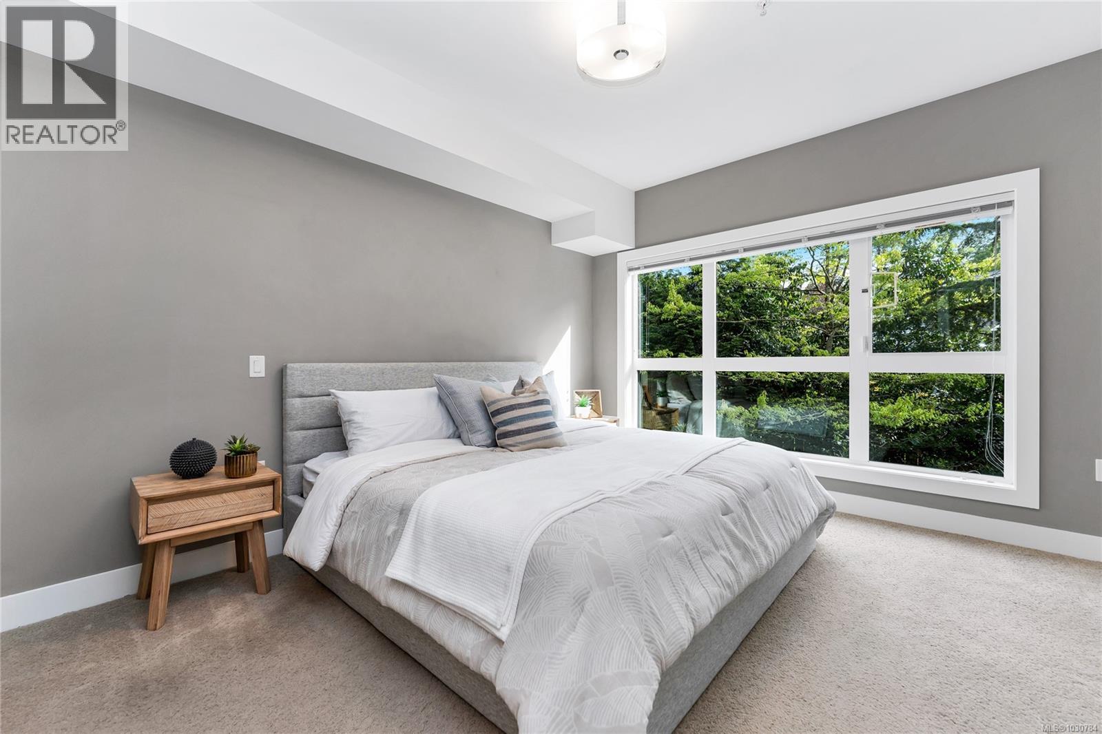 208 740 Travino Lane, Saanich