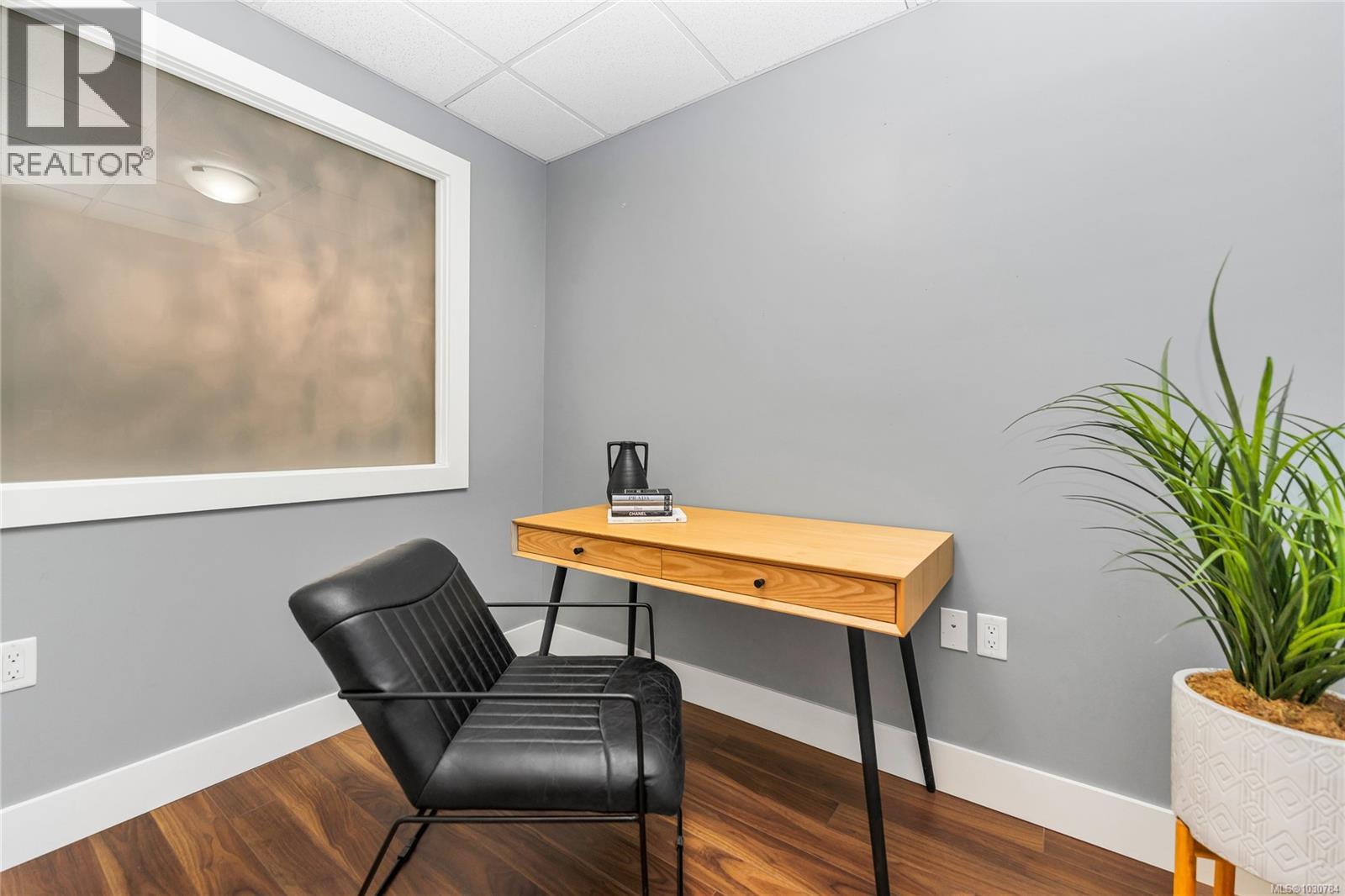 208 740 Travino Lane, Saanich