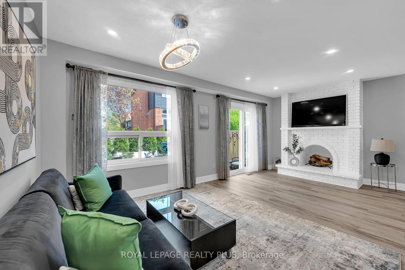 #39 1755 RATHBURN ROAD E - 13