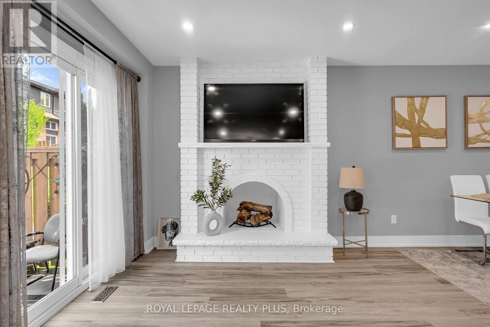 #39 1755 RATHBURN ROAD E - 14