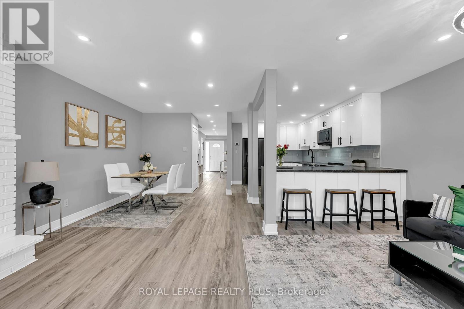 #39 1755 RATHBURN ROAD E - 18