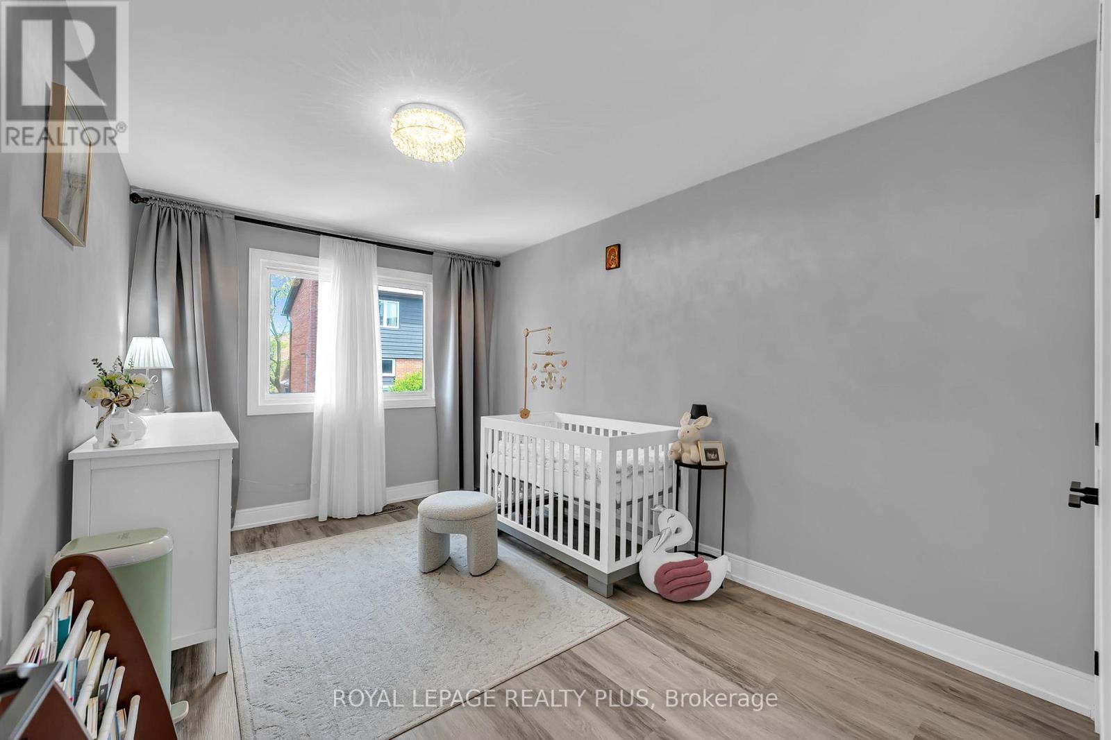 #39 1755 RATHBURN ROAD E - 28