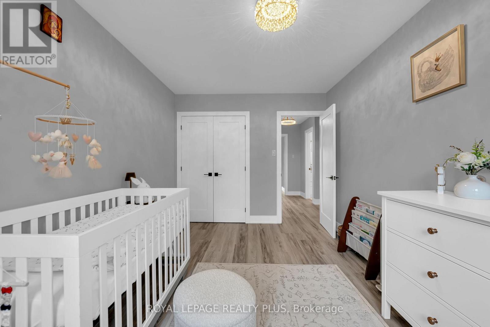 #39 1755 RATHBURN ROAD E - 29