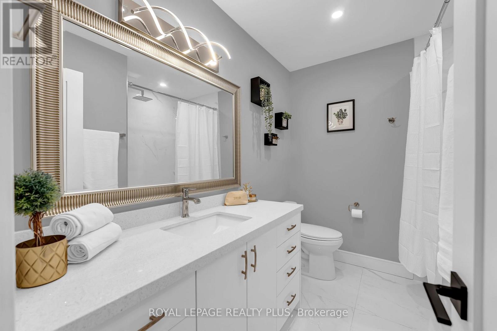 #39 1755 RATHBURN ROAD E - 30