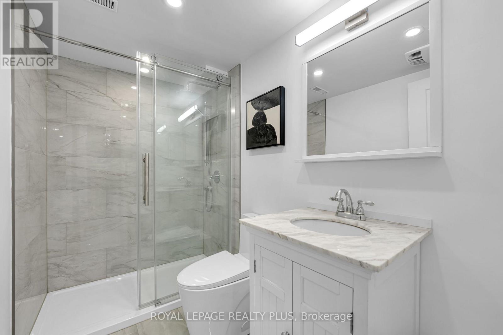 #39 1755 RATHBURN ROAD E - 36