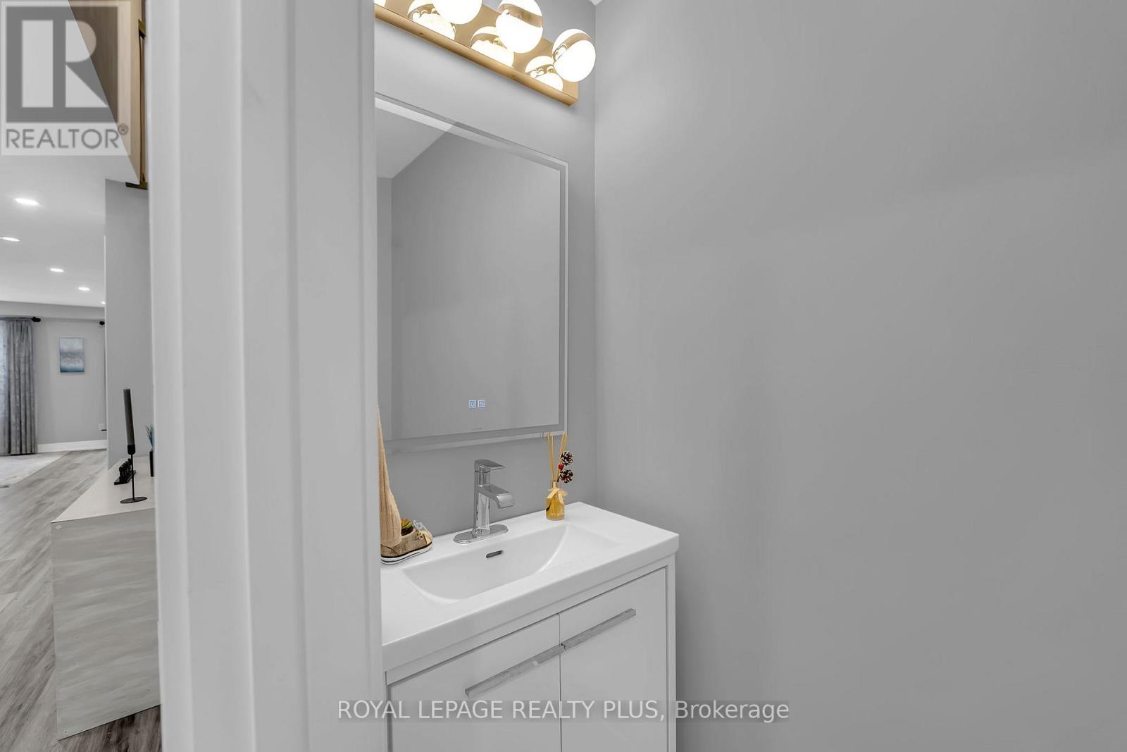 #39 1755 RATHBURN ROAD E - 6