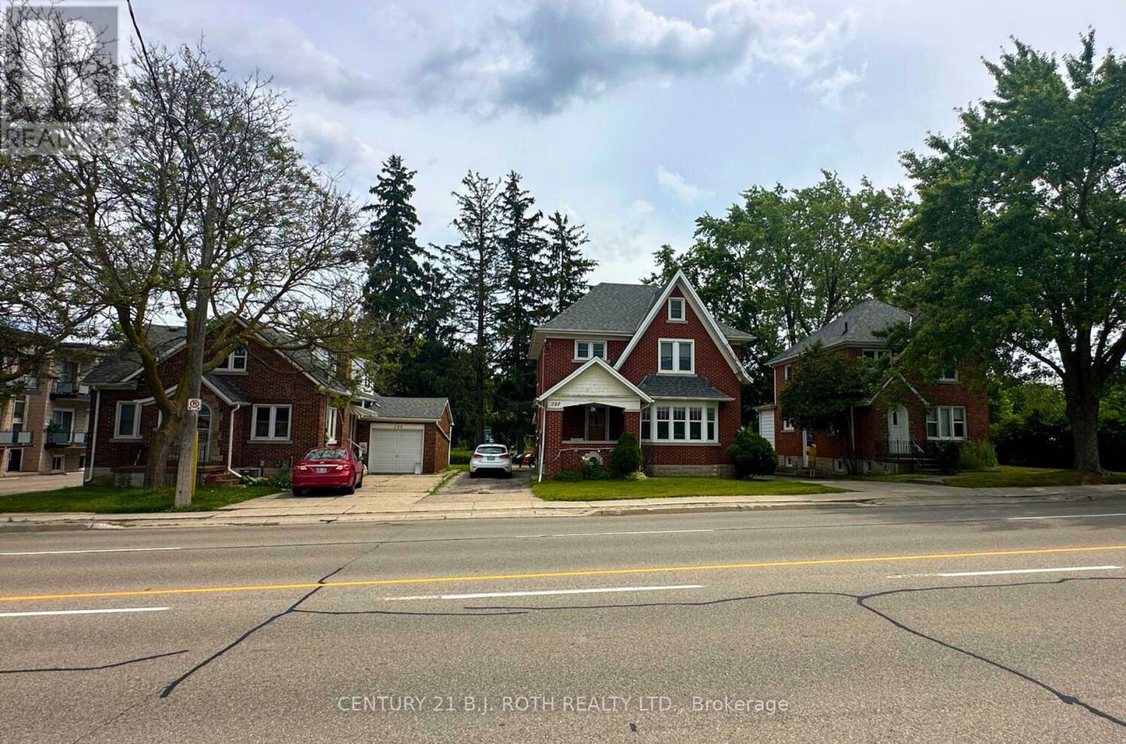 205-209 ERB STREET W - 8