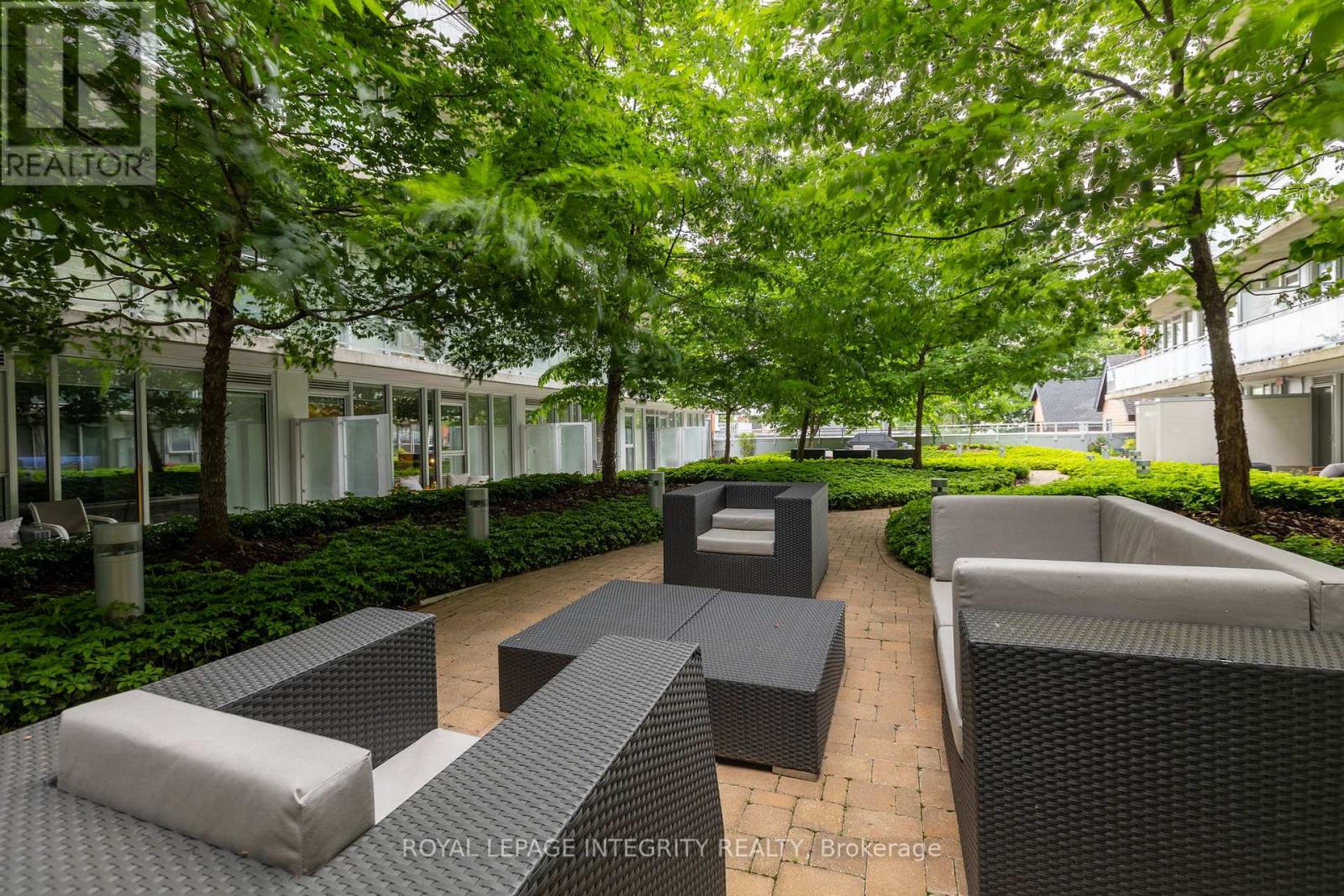 #216 349 MCLEOD STREET - 19