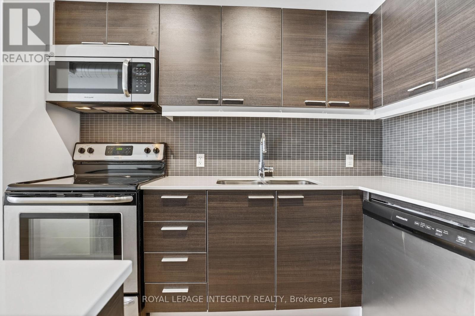 #216 349 MCLEOD STREET - 6