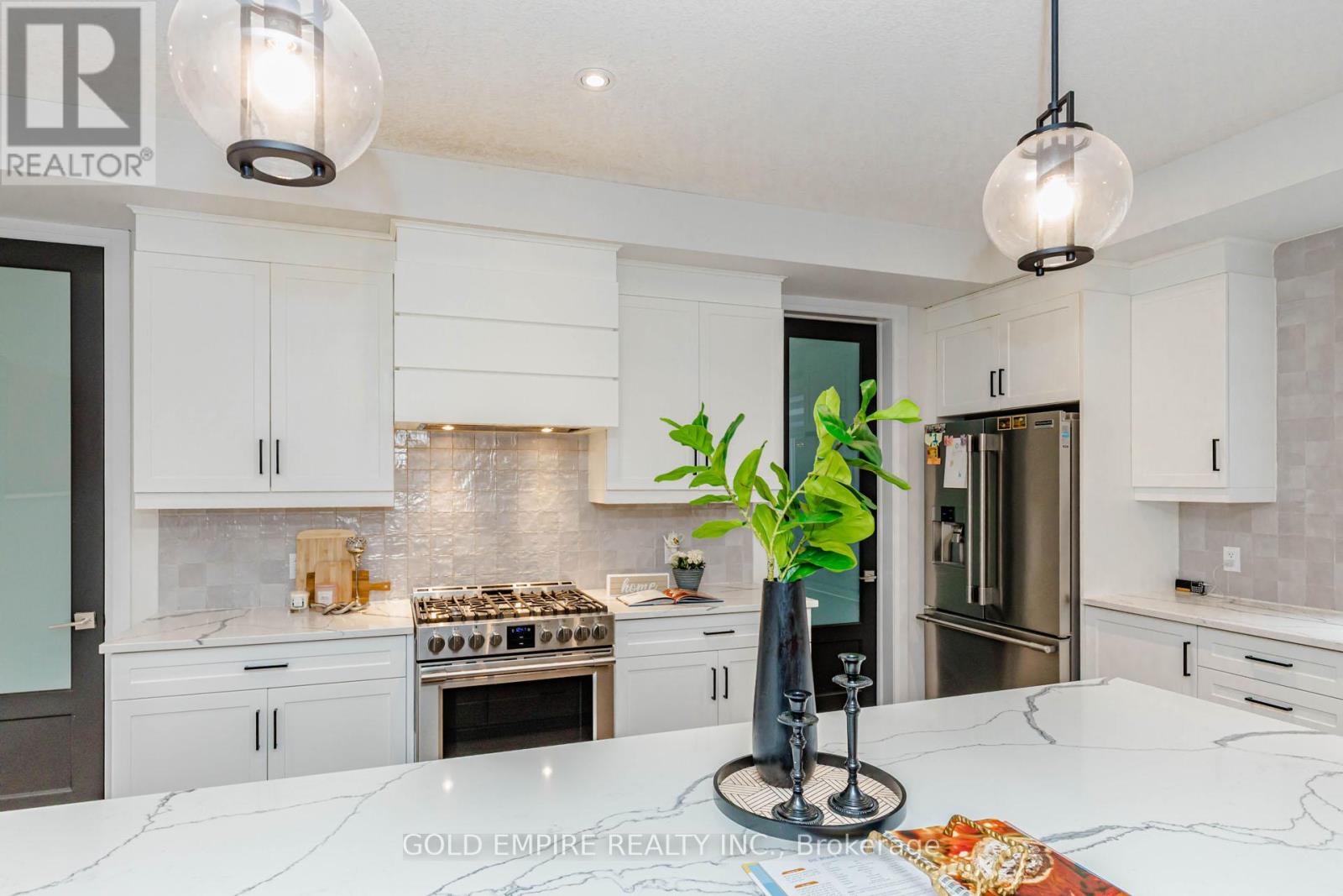 4091 CAMPBELL STREET N - 18