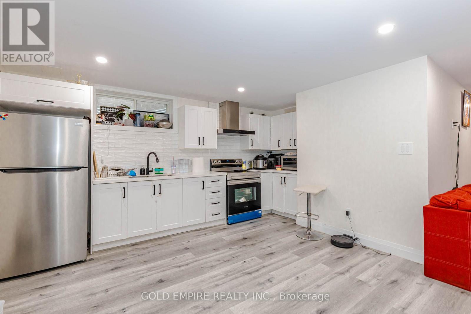4091 CAMPBELL STREET N - 38