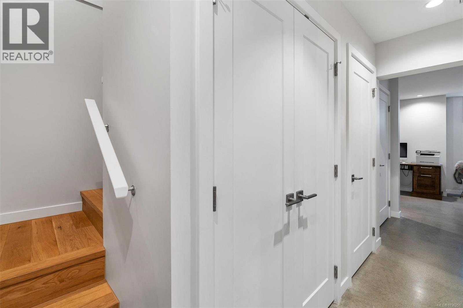 1034 Pentrelew Pl - 45