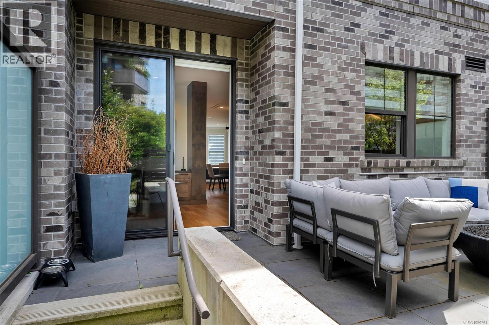 1034 Pentrelew Pl - 58
