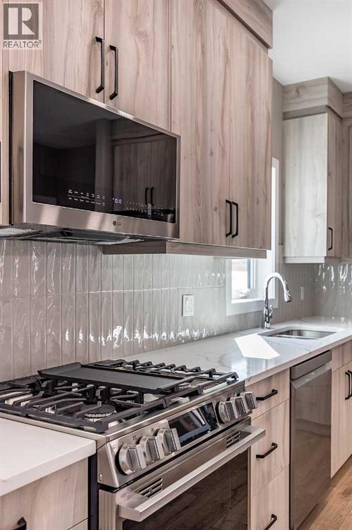 156 Somerset Way SE - 16