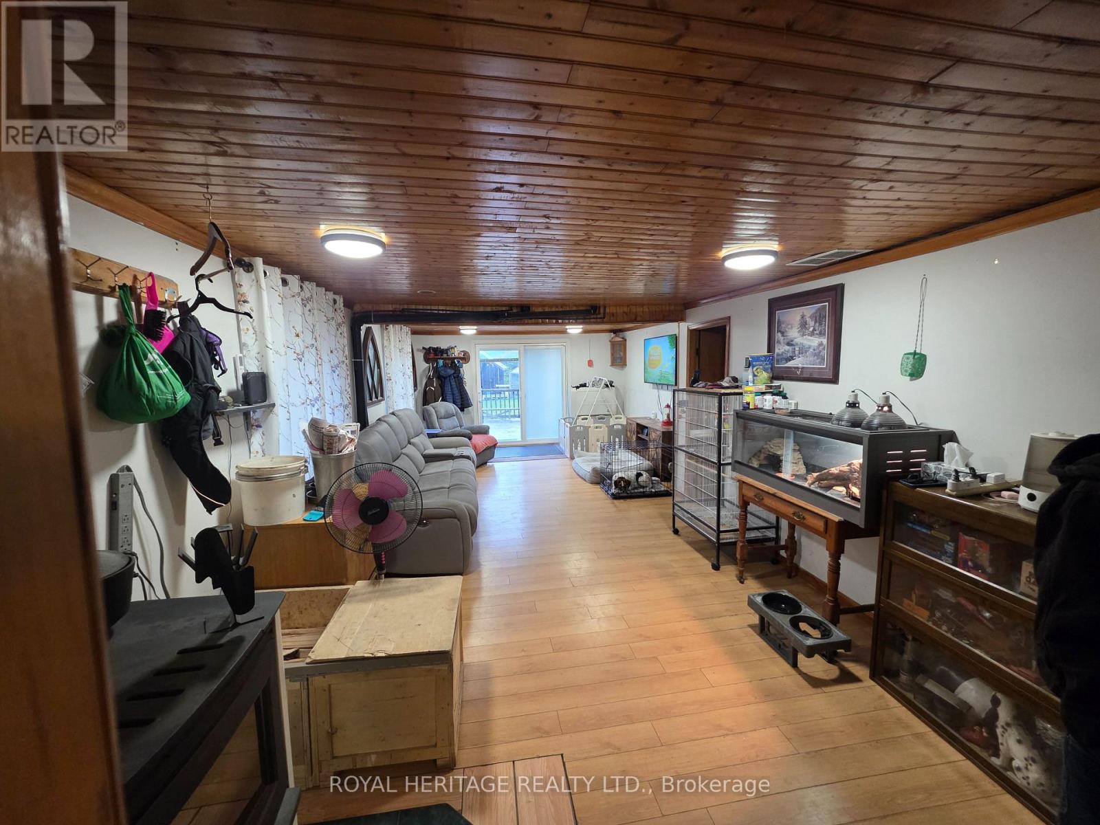 20 LILAC LANE - 11