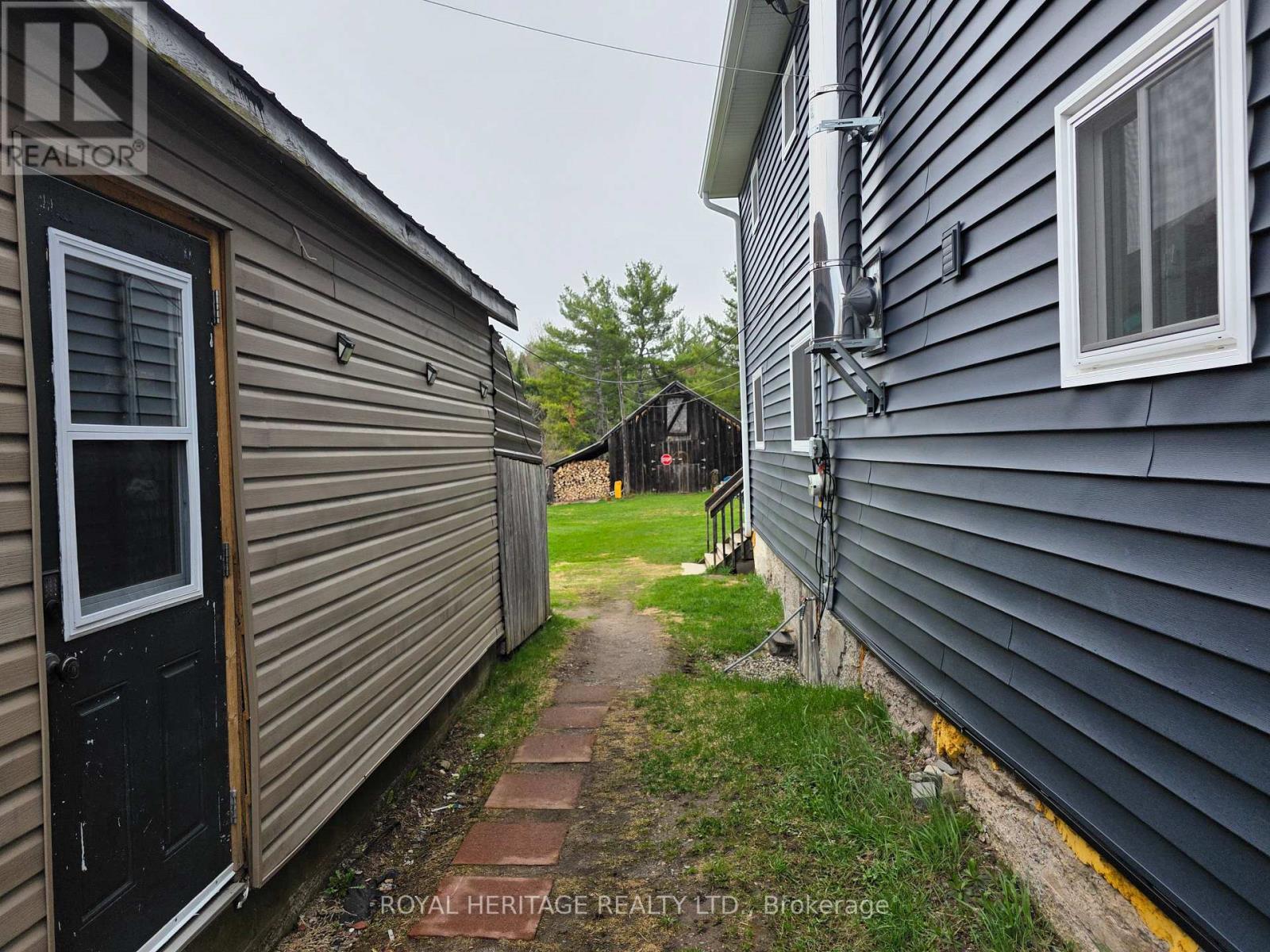 20 LILAC LANE - 7