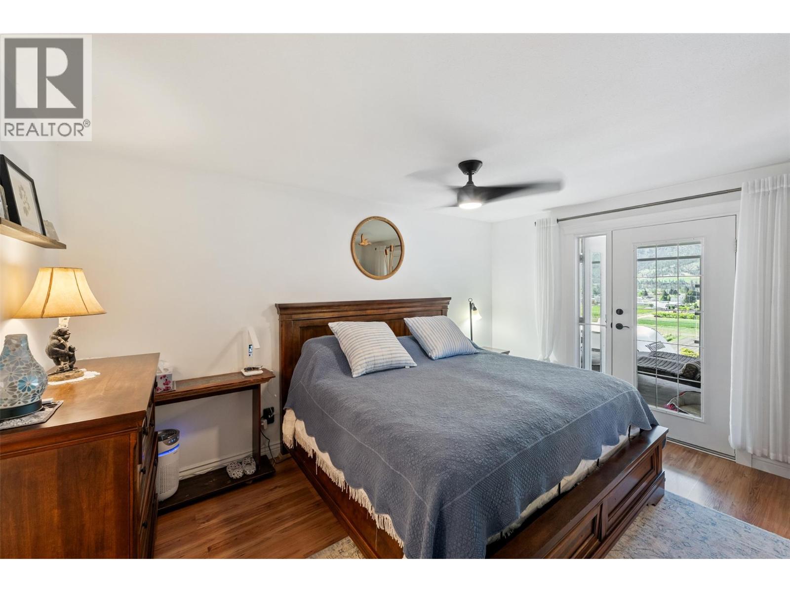 101 2nd Avenue, Keremeos