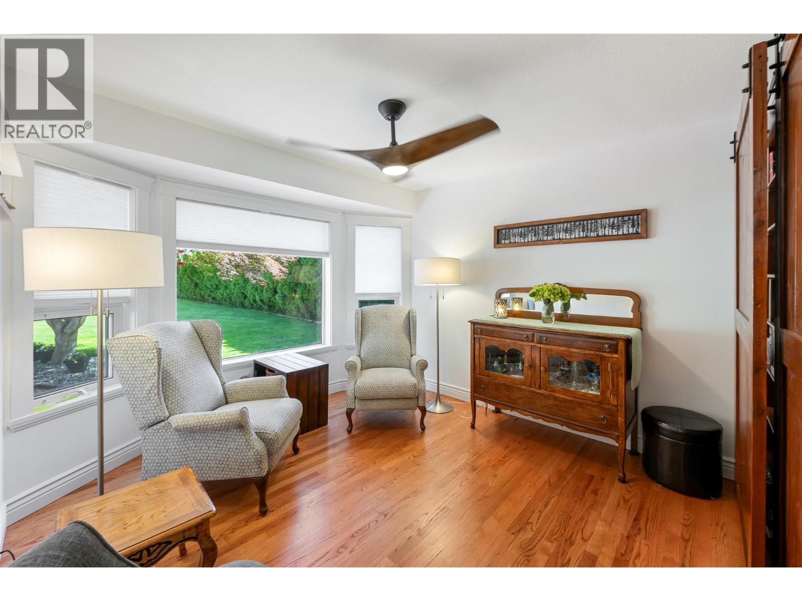 101 2nd Avenue, Keremeos