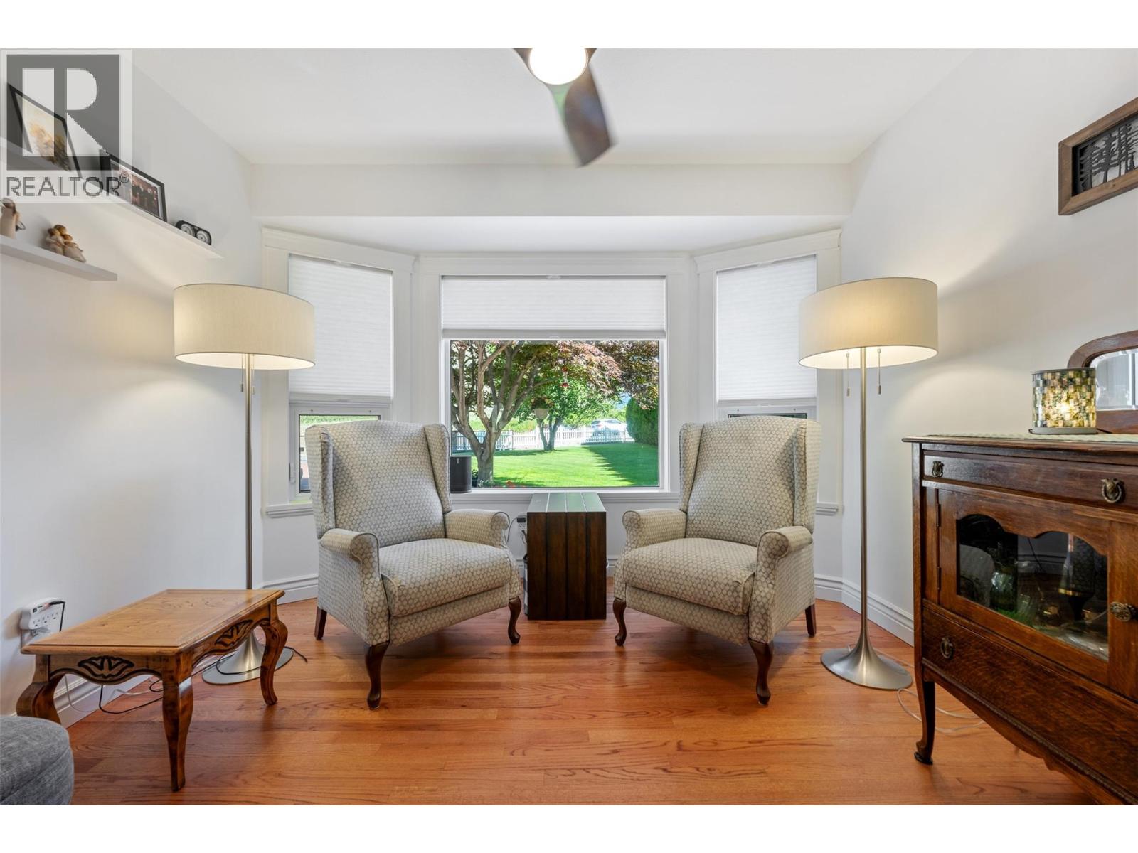 101 2nd Avenue, Keremeos