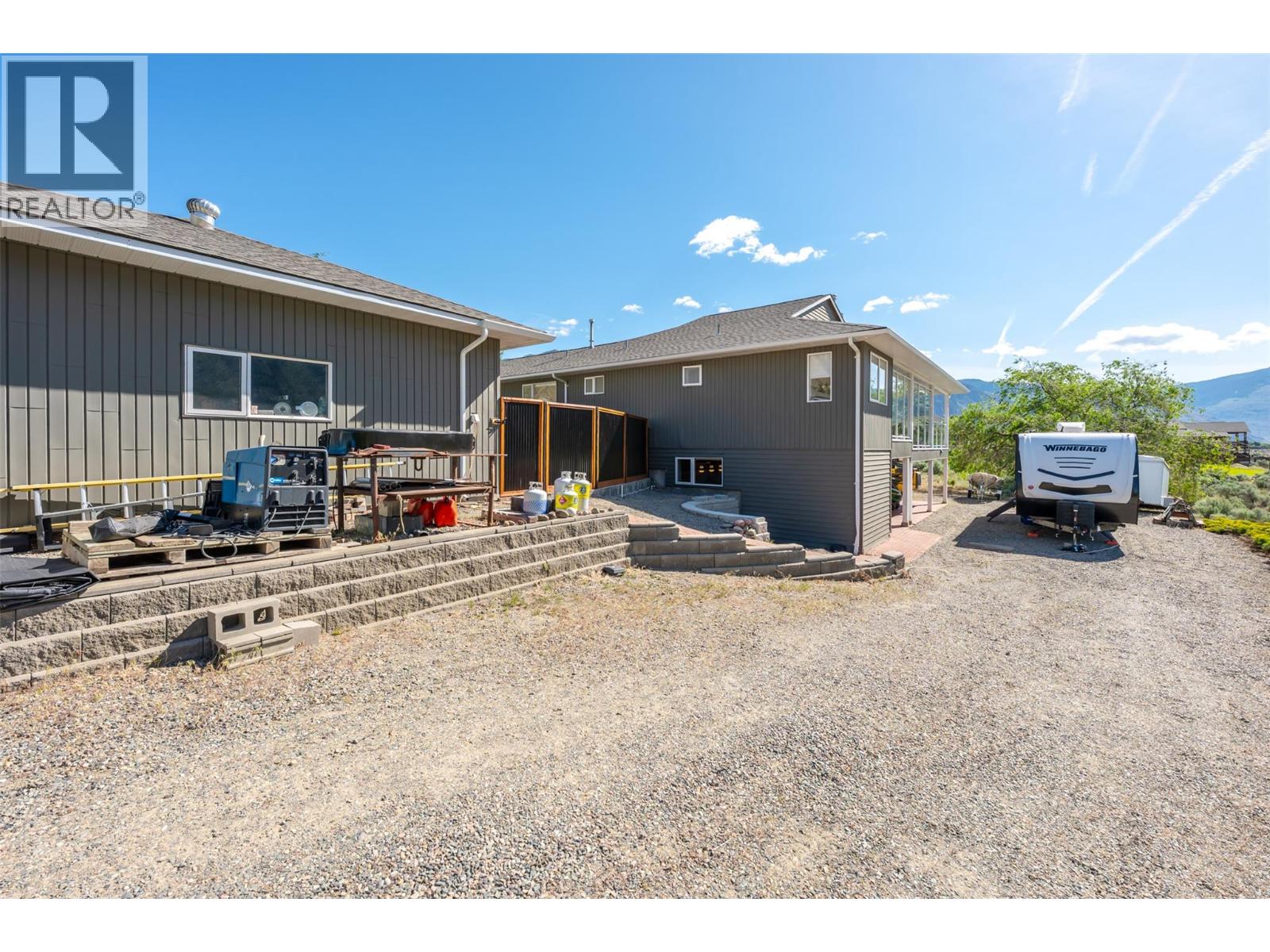 101 2nd Avenue, Keremeos
