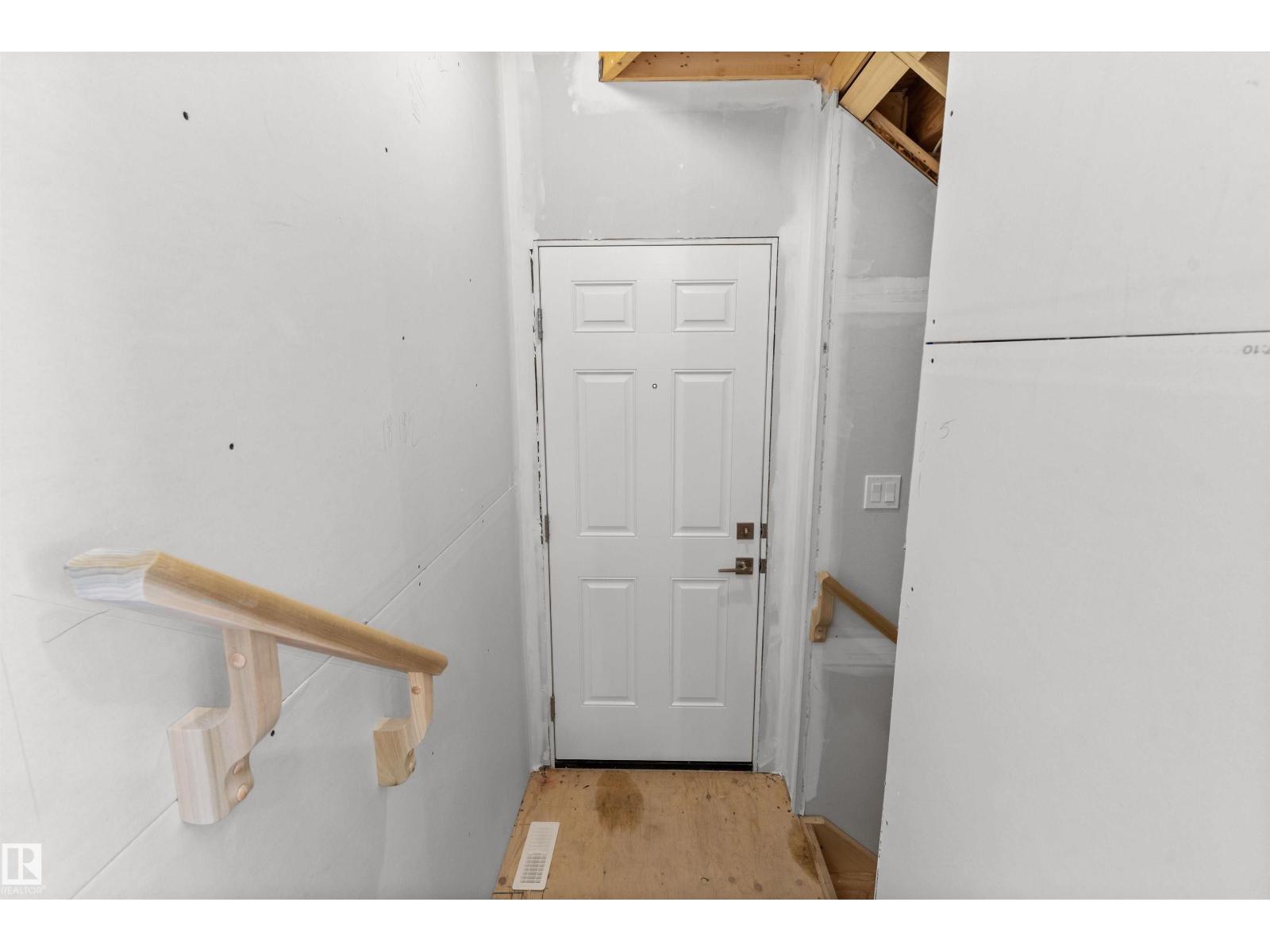 20703 43 AV NW - 35