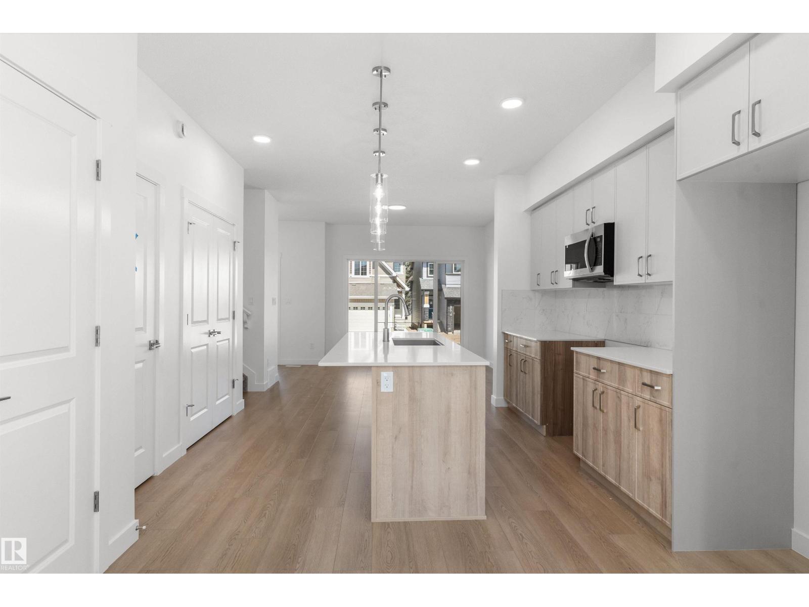 20703 43 AV NW - 11