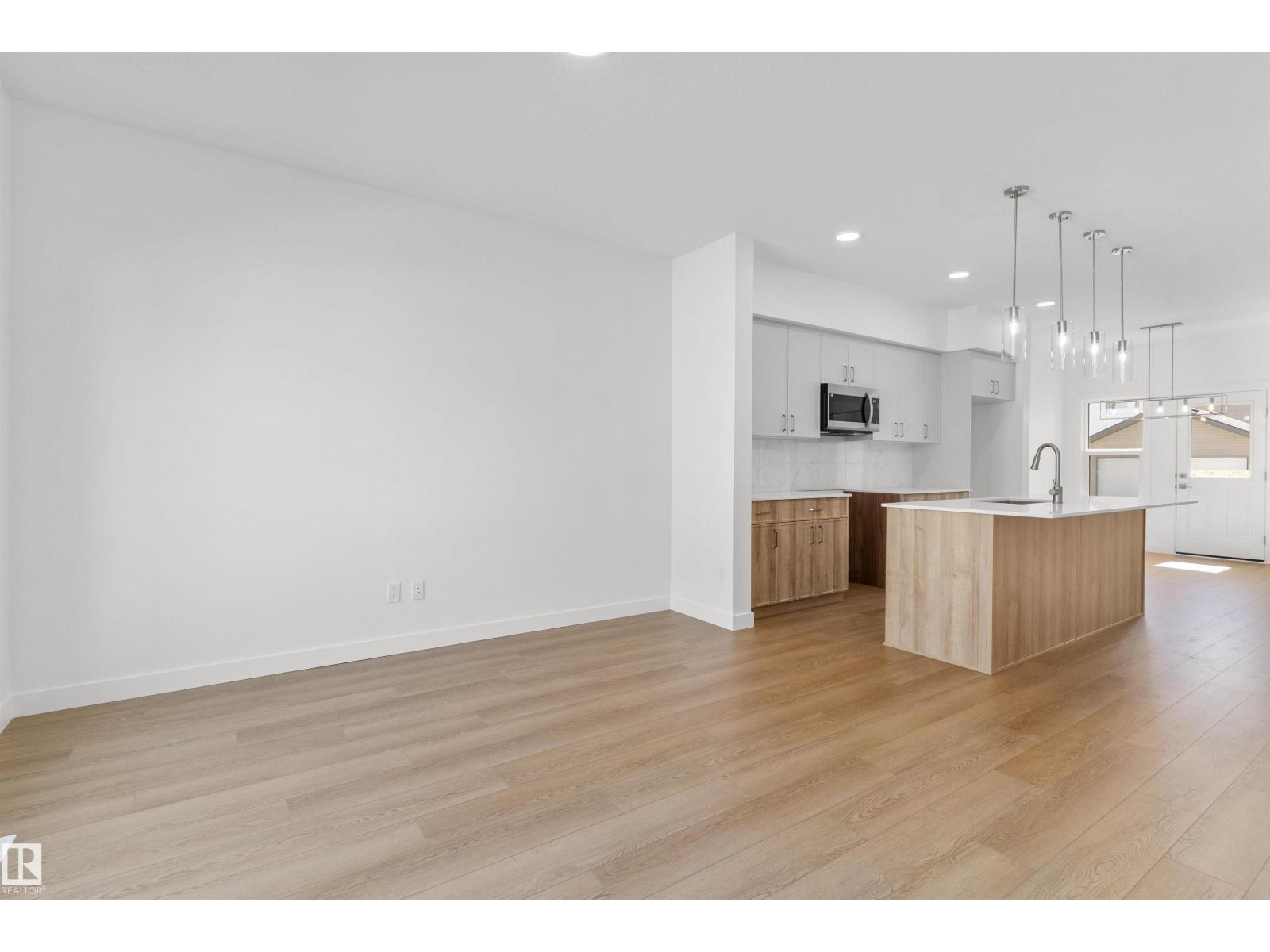 20703 43 AV NW - 8
