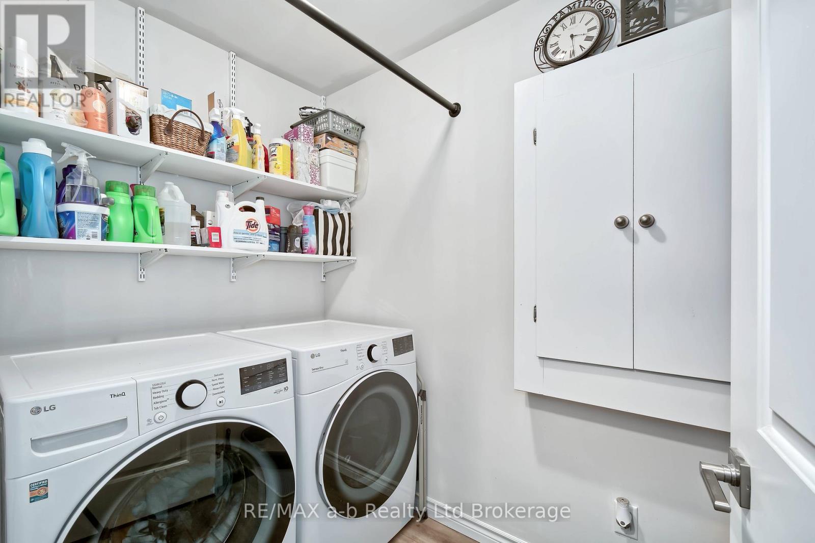 305 ROBINSON STREET - 13