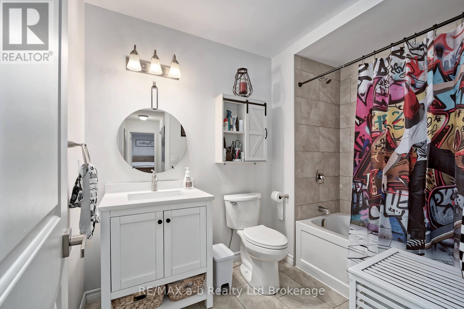 305 ROBINSON STREET - 14