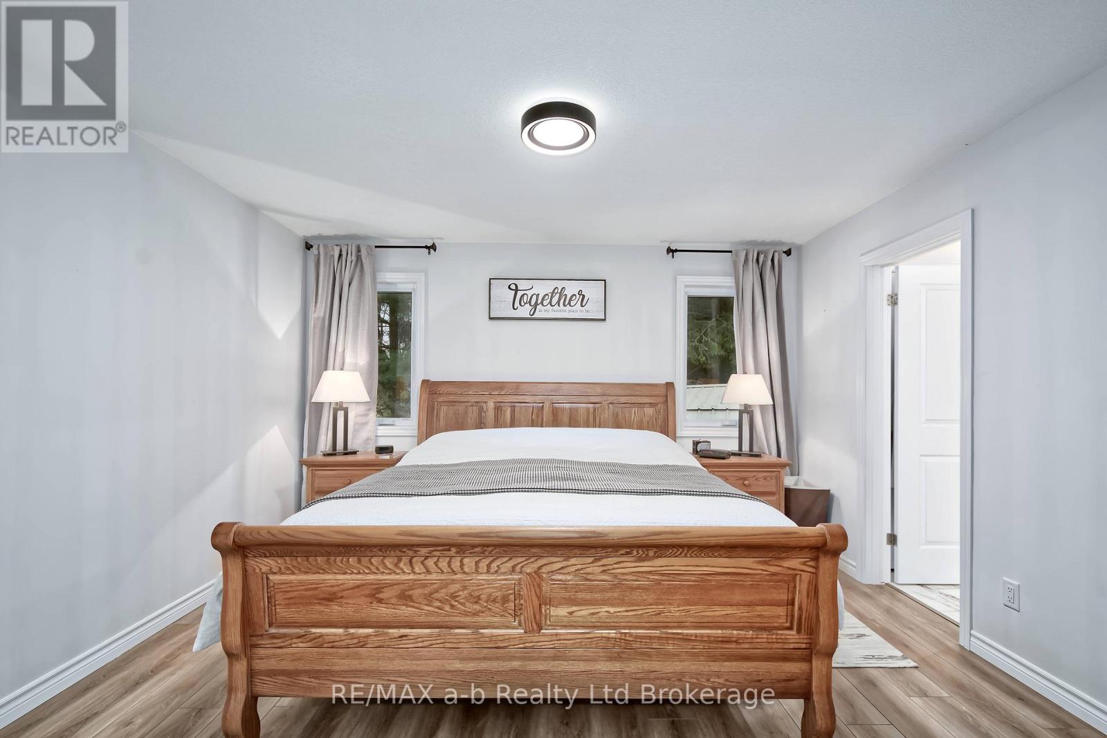 305 ROBINSON STREET - 19
