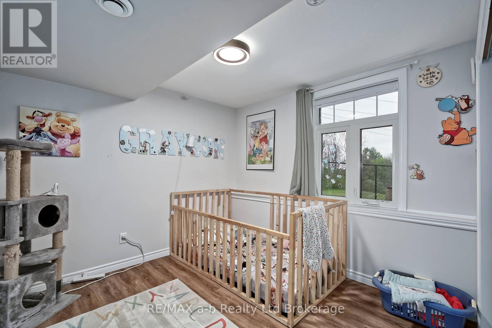 305 ROBINSON STREET - 33